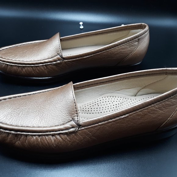 SAS Womens slip on loafers sz 7.5 Slim Bronze - Picture 3 of 6